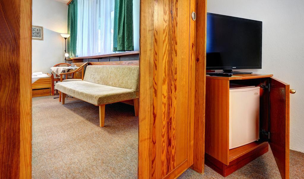 Bungalovy Fis Economy Villa Štrbské Pleso Buitenkant foto