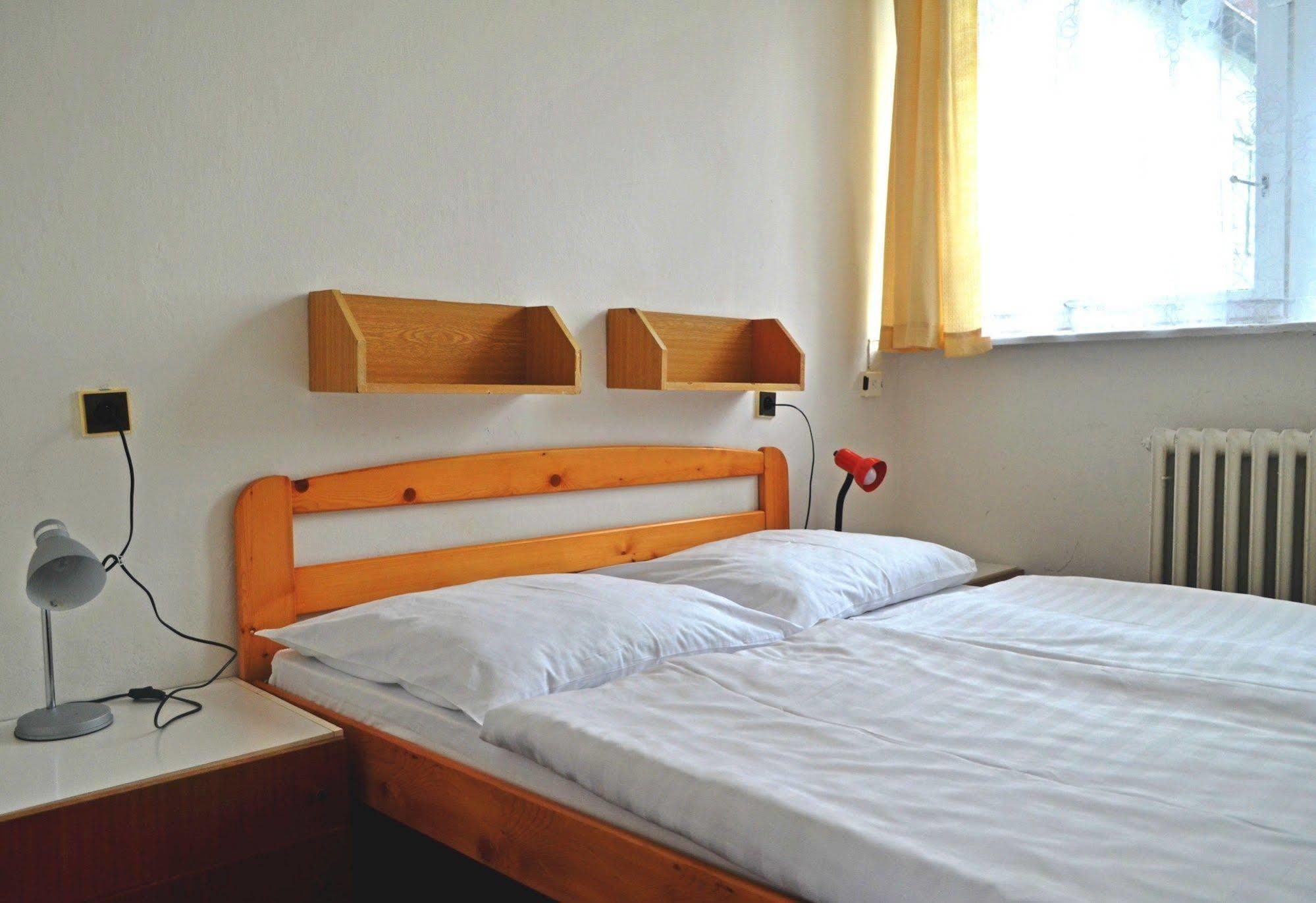 Bungalovy Fis Economy Villa Štrbské Pleso Buitenkant foto
