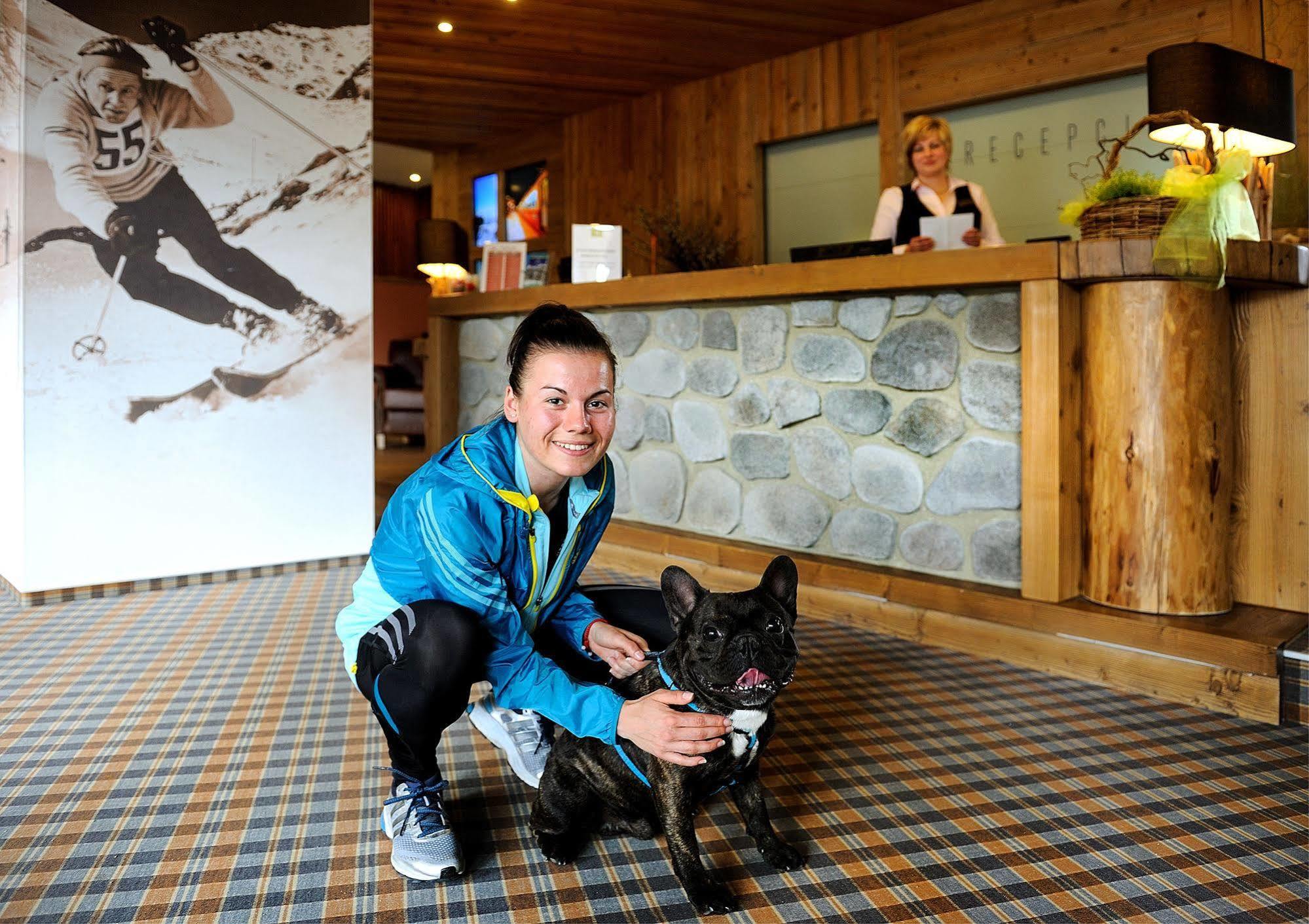 Bungalovy Fis Economy Villa Štrbské Pleso Buitenkant foto