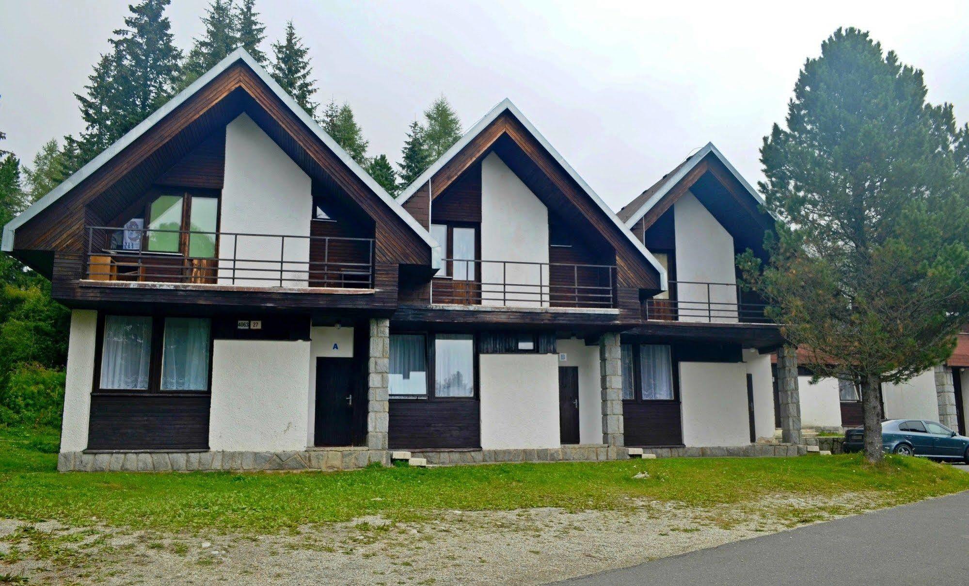Bungalovy Fis Economy Villa Štrbské Pleso Buitenkant foto