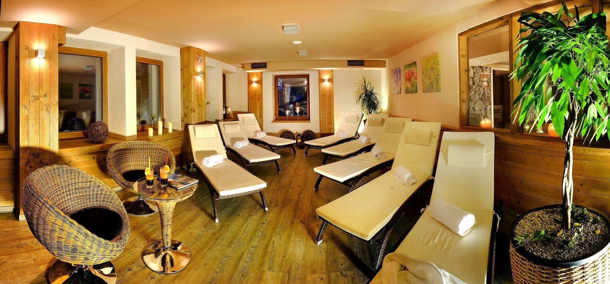 Bungalovy Fis Economy Villa Štrbské Pleso Buitenkant foto