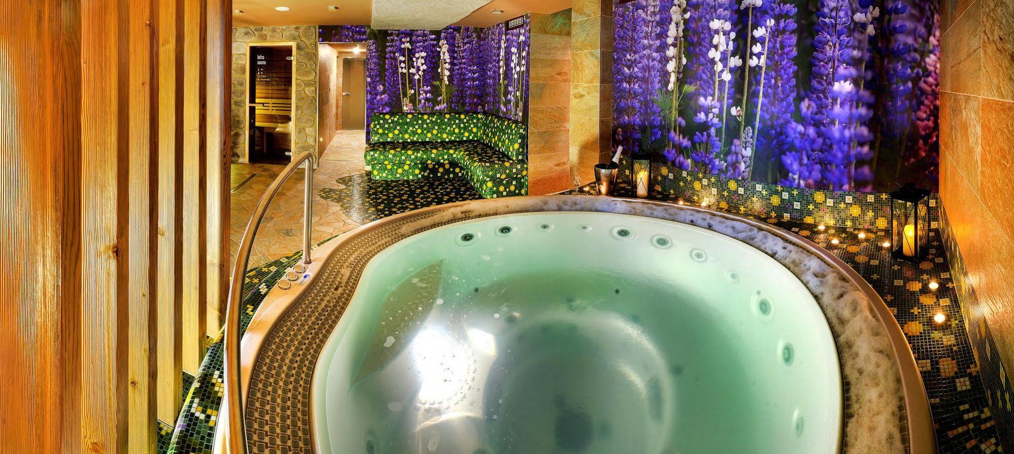Bungalovy Fis Economy Villa Štrbské Pleso Buitenkant foto